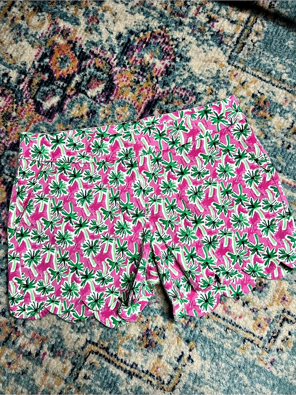 Crown & Ivy Palm Tree Scallop Hem Shelby Shorts Pink & Green Size 4 Like New